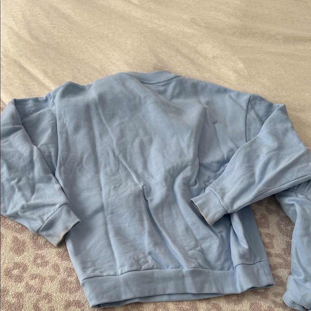 ALO Yoga Light Blue Sweatshirt and Shorts Set - Picture 6 of 6